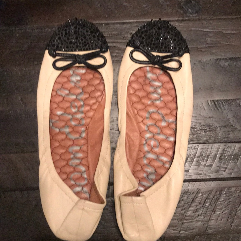 Sam Edelman Cream & Black Flats